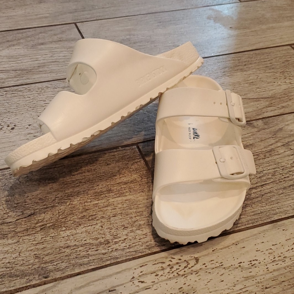 Birkenstock Arizona Essential Slide/Sandal.